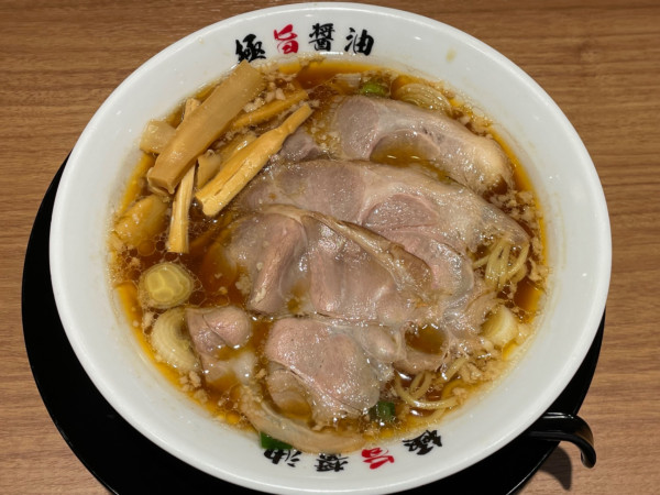 「濃厚ブラック中華そば　￥９１３（税込）」@一刻魁堂 東海店の写真