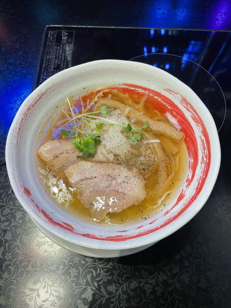 「牛味ラーメン(880円)」@BBQBar&錦 KINの写真