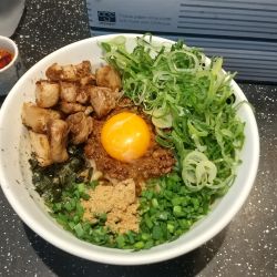 九条ネギ盛台湾まぜそば大 辛味増し+コロチャー+マヨ