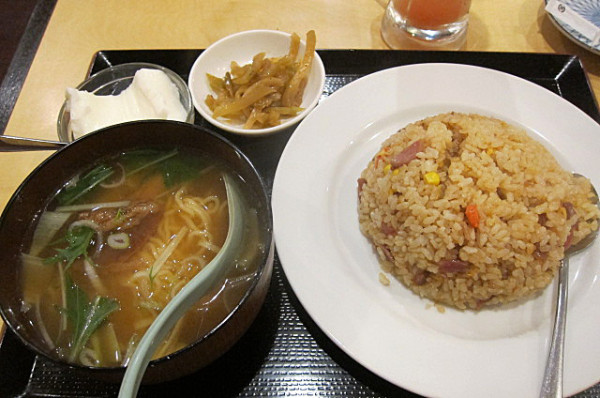 「五目チャーハンの定食　800円」@花彫酒家の写真