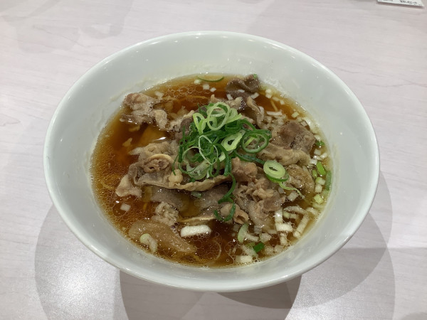 「牛肉ラーメン　790円」@松軒中華食堂 掛川PA（下り線）店の写真