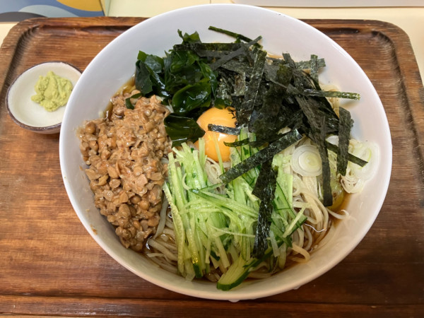 「冷やし納豆そば大盛り」@やぶ千の写真