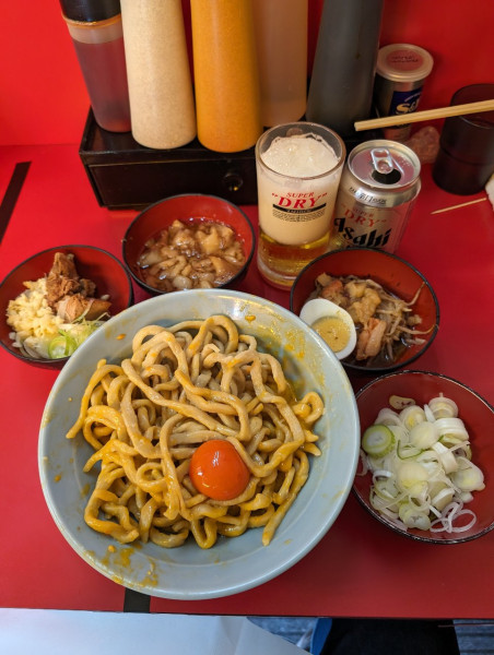 「【限定】釜玉(中)＋ブタカスアブラ＋ネギ＋ビール」@ラーメン富士丸 東浦和店の写真