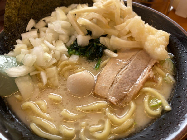 「塩ラーメン（ランチタイムサービスミニライス）」@横浜家系ラーメン 宮本商店 ひたちなか店の写真