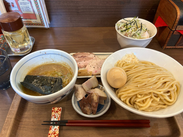 「味玉つけ麺＋三種の肉切り落とし＋チャーシューご飯」@つけめん さなだの写真