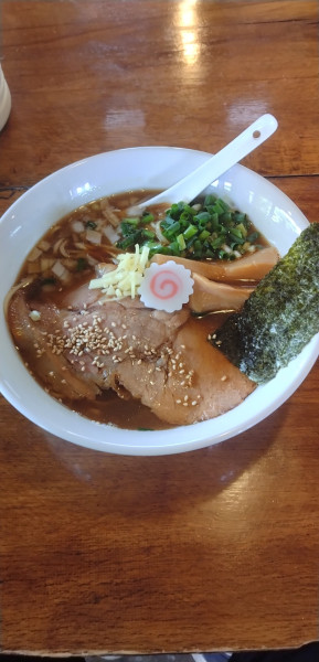 「アゴ醤油ラーメン(大盛)」@蜂一の写真