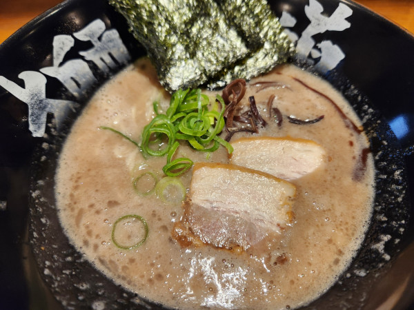「豚骨ラーメン」@獅子道らーめんの写真