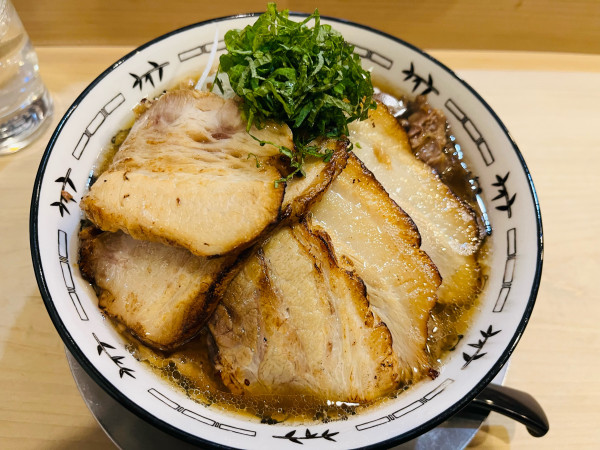 「牛すじラーメン+チャーシュー」@中華そば すばる食堂の写真