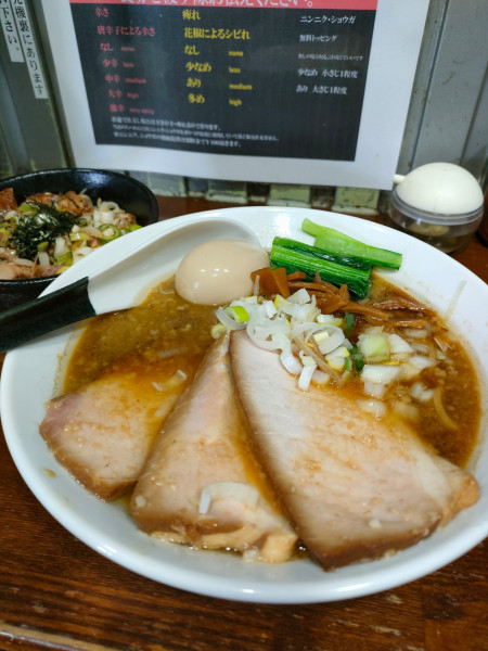 「特製醤油らーめん」@らーめんぶたまろの写真