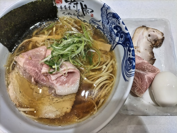 「中華蕎麦（特製トッピング）」@中華蕎麦 時雨 テラスモール湘南店の写真