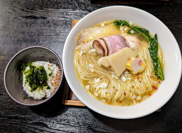 「竜宮潮そば〜鯛や平目の舞踊り〜1000円＋生あおさ茶漬け100円」@麺栞 みかさの写真