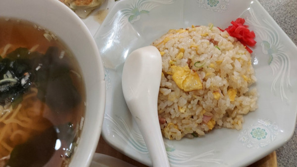 「ランチB半チャーハンとラーメン餃子 980円」@千力の写真