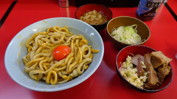 「釜玉：中（1,000円）＋ブタカスアブラ＋ネギ　ニンニク」@ラーメン富士丸 東浦和店の写真
