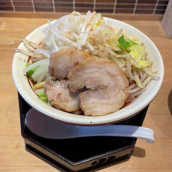「辛豚ラーメン」@小麦と鈴の写真