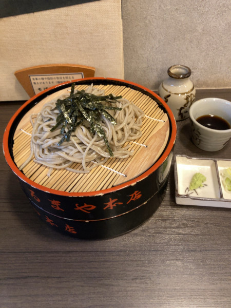 「ざるそば（並盛り）　1400円」@くるまや本店の写真
