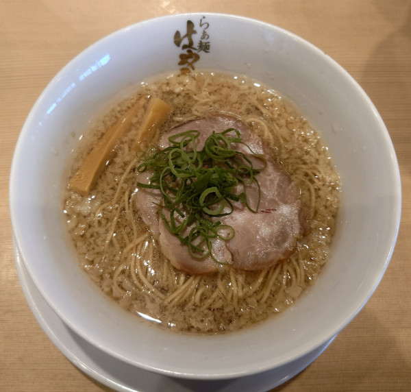 「背脂醤油らぁ麺(850円)」@らぁ麺 はやし田 国立店の写真