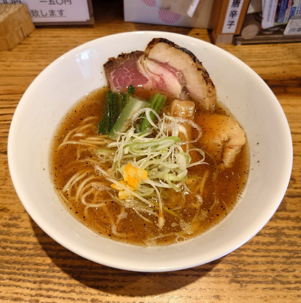 「醤油中華そば(900円)」@中華そば べぃしっくの写真