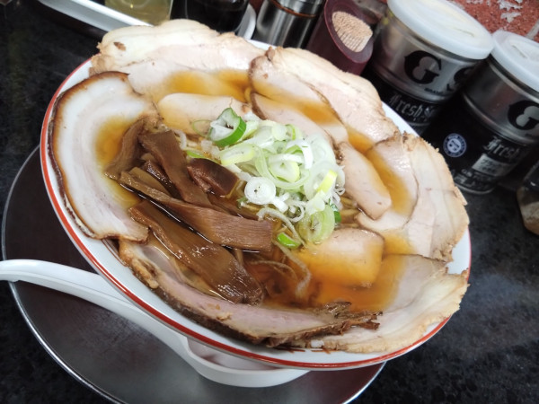 「あっさり 手打麺 800円＋モモチャーシュー 350円」@長尾中華そば 西バイパス店の写真