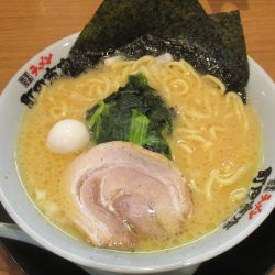 ラーメン（880円）