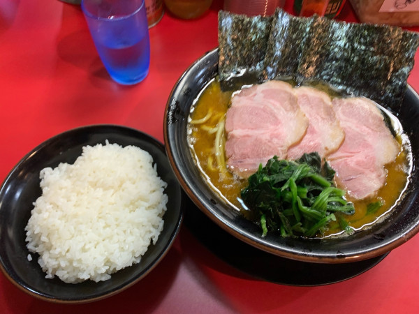 「中盛ラーメン」@家系ラーメン とらきち家の写真
