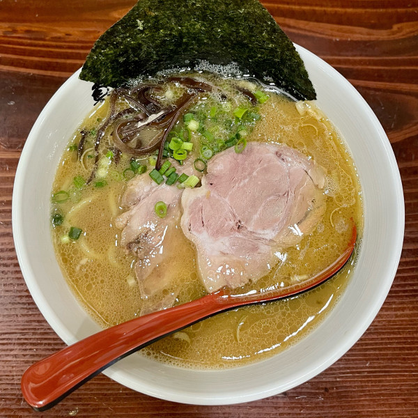 「豚骨醤油ラーメン（790円）」@麺処 真心屋の写真