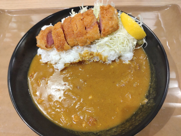 「（期間限定）燻製鴨カツカレー　１０８０円」@カレーショップC＆C 大手町メトロピア店の写真