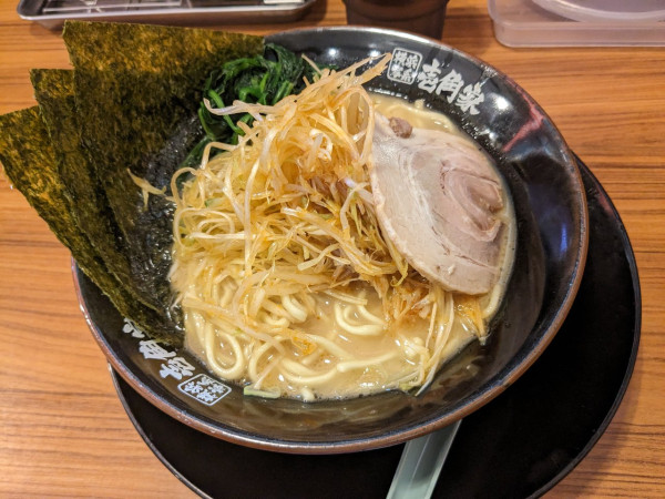 「ネギラーメン」@横浜家系ラーメン 壱角家 新宿歌舞伎町一番街店の写真