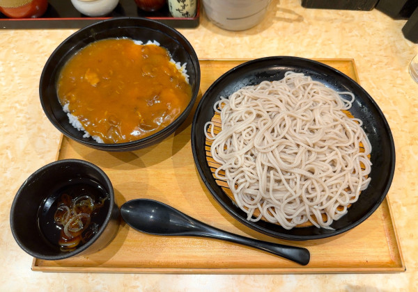 「カレー丼セット(630円)」@小諸そば 九段下駅前店の写真
