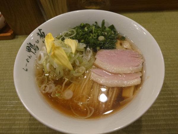 「醤油」@らーめん 鴨to葱 イイトルミネ新宿店の写真