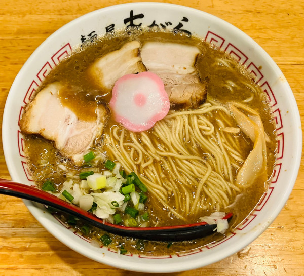 「豚骨中華そば　麺大盛」@麺屋あがらの写真