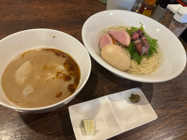 「【限定】天然真鯛と鮃のアラ炊きつけ麺」@麺屋 真心の写真