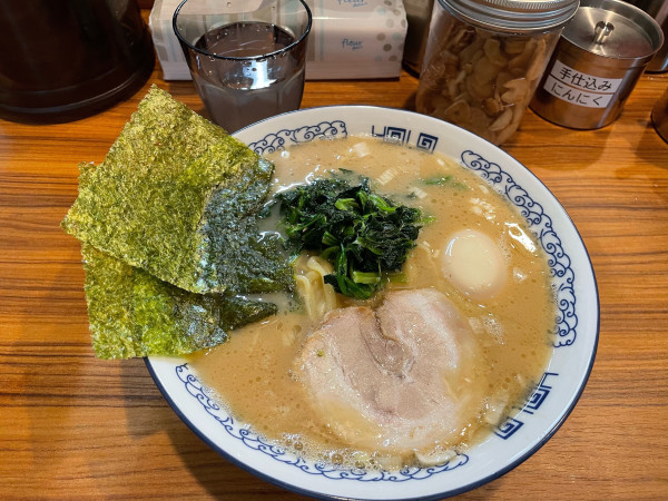 「ラーメン」@横浜豚骨醤油ラーメン YOLOの写真