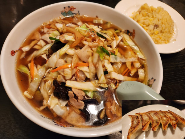 「肉そば　半チャーハン　天龍餃子」@天龍 仲見世店の写真