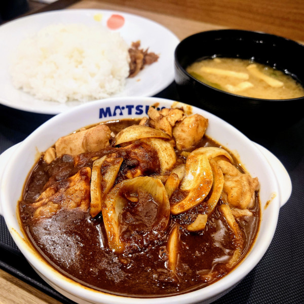 「ごろごろ煮込みチキンカレー」@松屋 芝大門店の写真