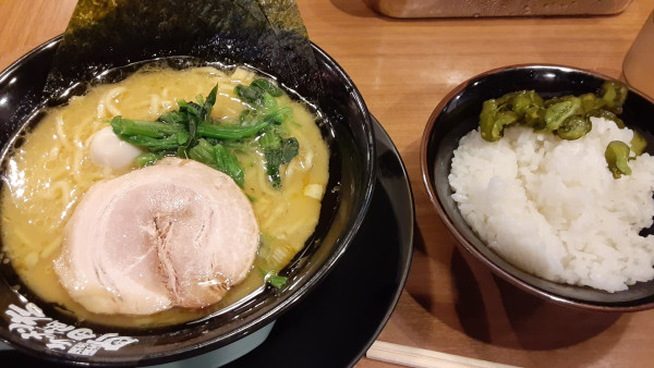 「ラーメン　ライス」@町田商店 北新地店の写真