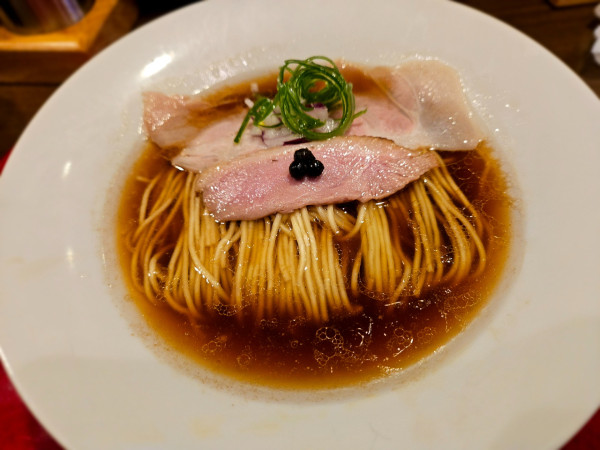 「鴨とカシスの醤油RaMen」@RaMen TOMO TOKYOの写真