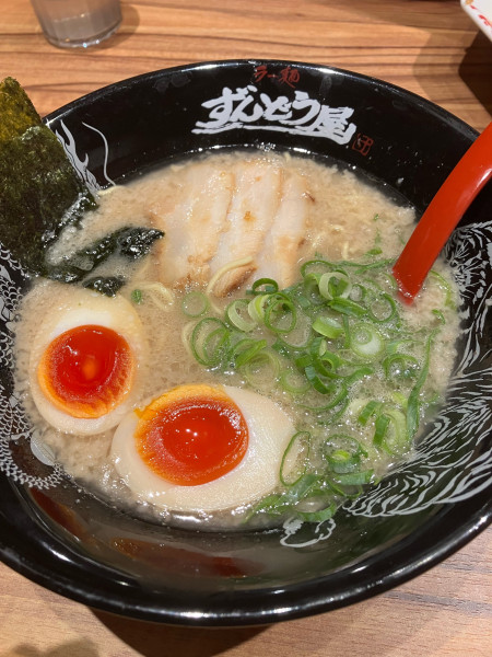 「味玉ラーメン　こってり　縮れ麺」@ラー麺 ずんどう屋 小平天神店の写真