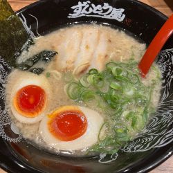 味玉ラーメン　こってり　縮れ麺