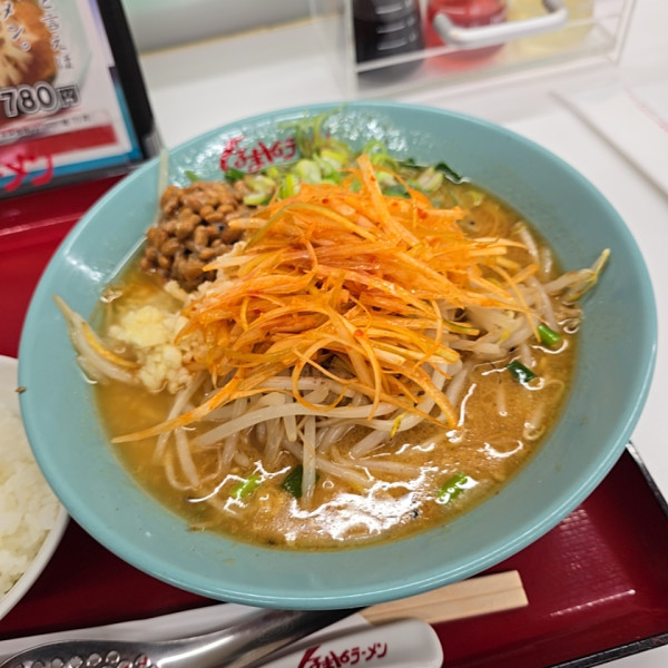 「ねぎ味噌ラーメンニンニク多め納豆」@くるまやラーメン 東村山店の写真
