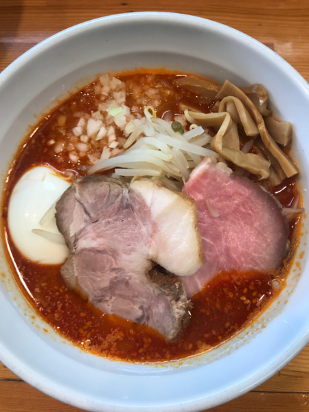 「辛いらーめん」@麺笑 コムギの夢の写真