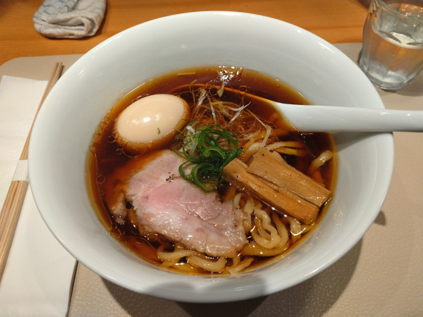「味玉醤油ラーメン¥1500-」@燎の写真