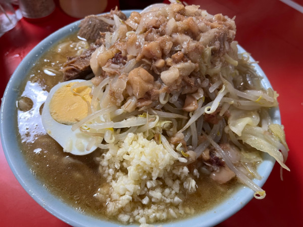 「ラーメン400g＋白50g」@ラーメン富士丸 明治通り都電梶原店の写真