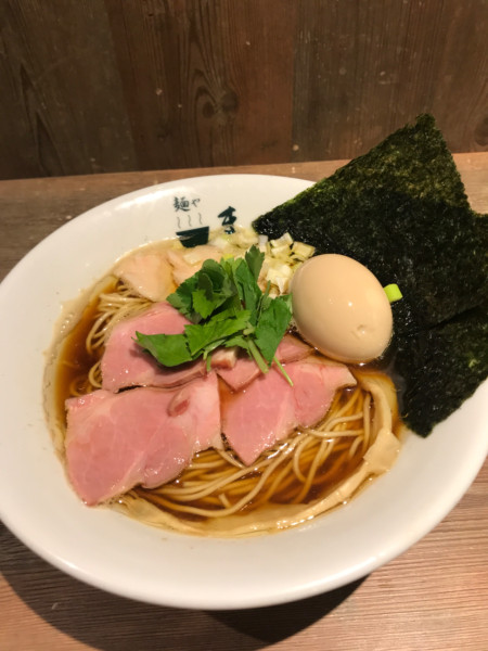 「特製中華そば」@麺やまつ本の写真