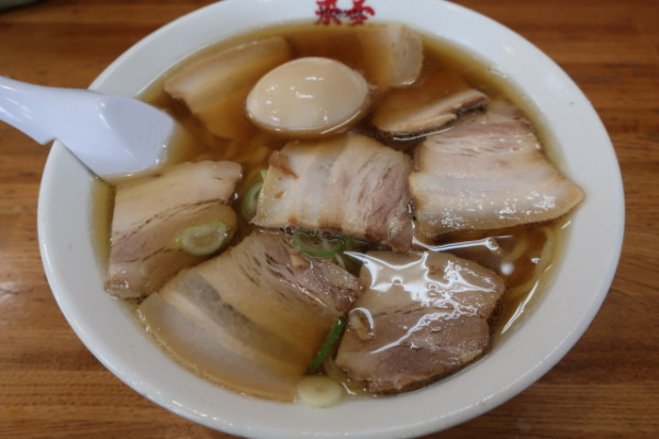 「半熟煮玉子入り喜多方チャーシュー麺　1,130円」@喜多方ラーメン 来夢 喜多方本店の写真
