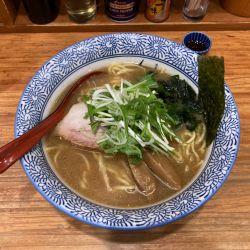 芳醇あごだし醤油らーめん