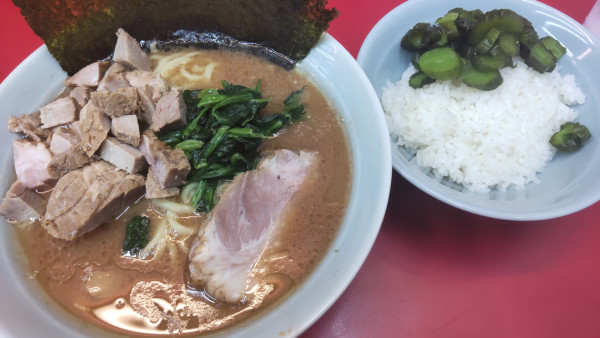 「らーめん並700円」@横浜ラーメン 武蔵家 大宮店の写真