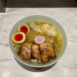 煮卵中華そば白ワンタン肉海老各1