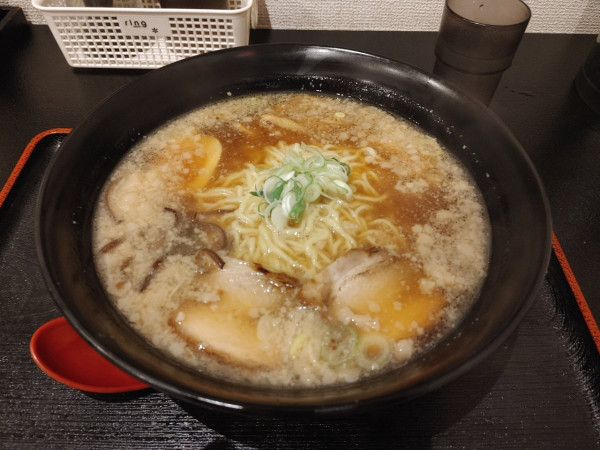 「香味ラーメン　大盛り　700+110円」@菜華楼 会津若松店の写真