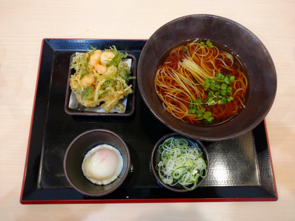 「ほぼ海老だけのかきあげそば（770円）＋温玉（クーポン）」@ゆで太郎 川崎砂子店の写真