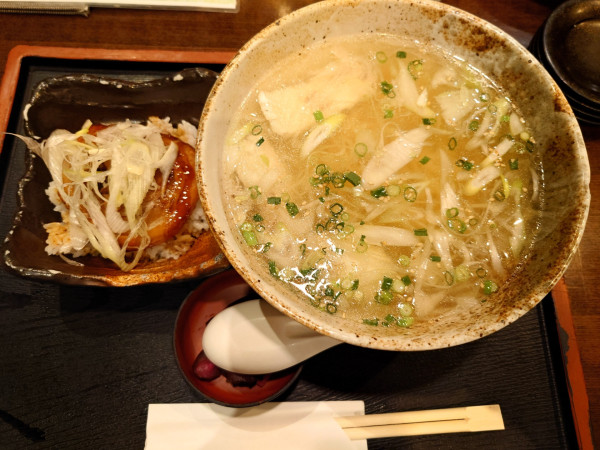 「【ランチ】鯛だし柚塩ラーメン900円」@海鮮問屋 地魚屋 大宮店の写真